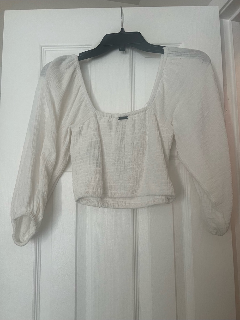 Billabong & The Salty Blonde collab White Crop Blouse - Picture 2 of 3